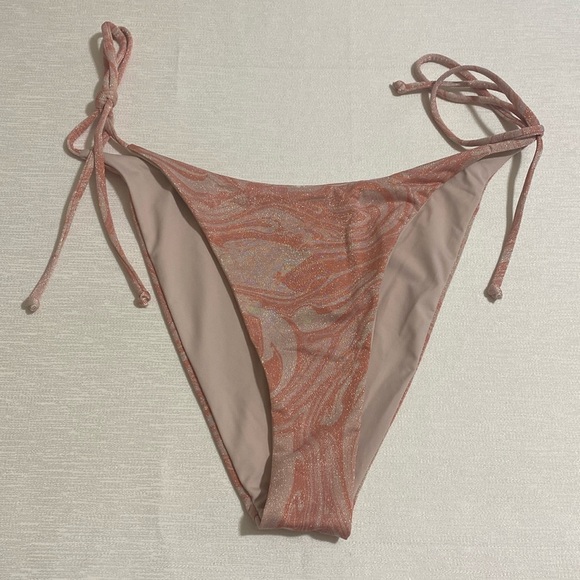 L*SPACE LENNOX BOTTOM CLASSIC String Bikini Bottom w Metallic Glitters Size L - Picture 1 of 5